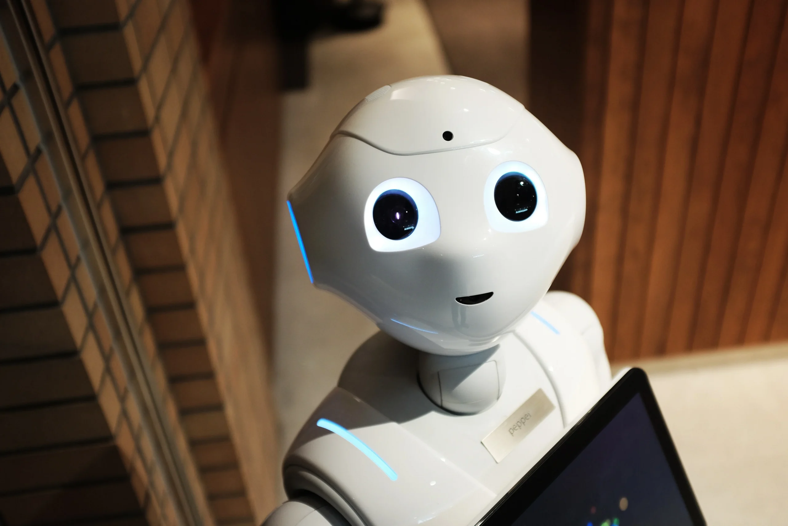 robot smart hotel - future of hospitality