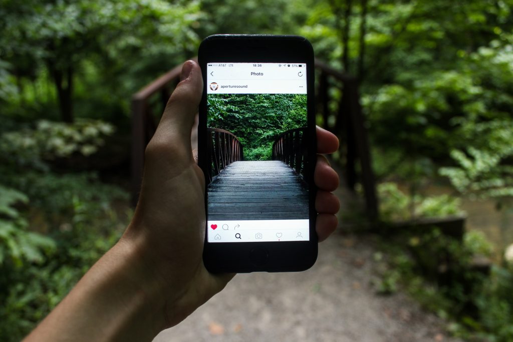 mobile gadget - travel trends 2019 mobile gadget - travel trends 2019