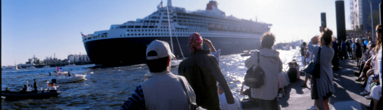 chatbots-tourism-boat chatbots-tourism-boat